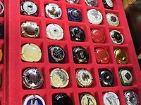 Lot 49 - lot champagnekurken en boeken - afbeelding 6 van  11