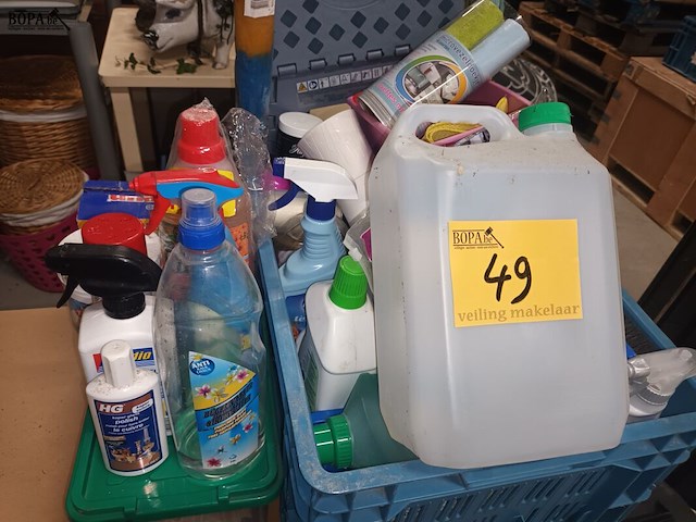 Lot 49 - lot onderhoudsproducten - afbeelding 1 van  4