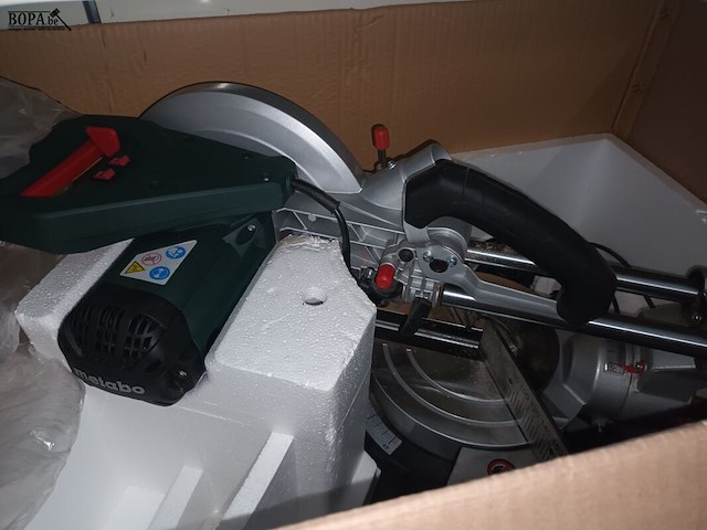 Lot 49 - metabo verstekzaagmachine - afbeelding 4 van  5