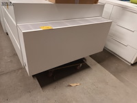 Lot 49 - radiator - afbeelding 1 van  2