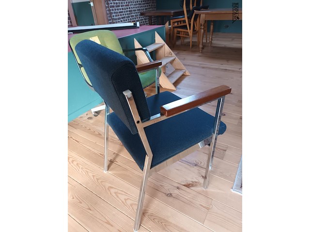 Lot 49 - retro armstoelen. 4 stuks - afbeelding 3 van  4