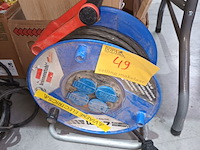 Lot 49 - verlengkabel op haspel - afbeelding 1 van  3