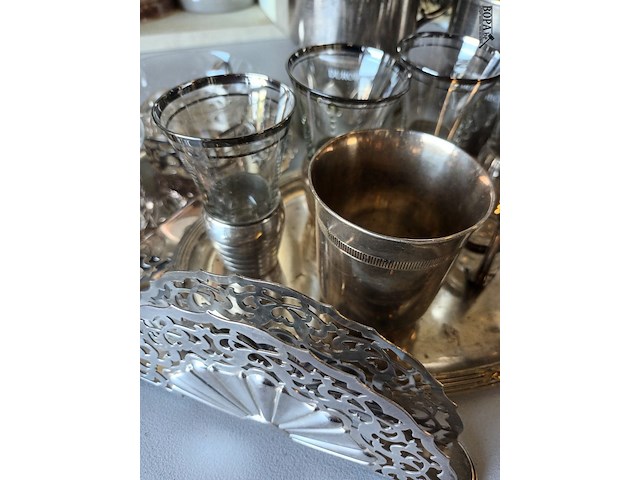 Lot 49 - verzilverd tafel deco. 15 stuks - afbeelding 2 van  6