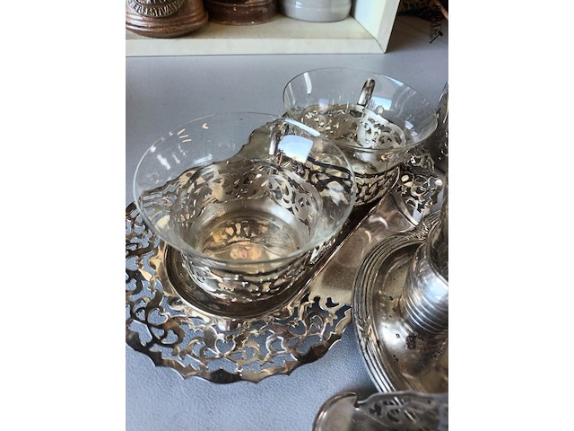 Lot 49 - verzilverd tafel deco. 15 stuks - afbeelding 3 van  6