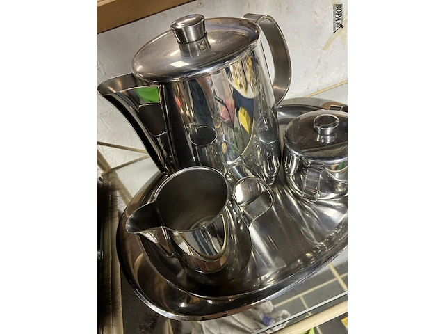 Lot 49 - vintage verzilverd koffie- en theeservies - afbeelding 2 van  3