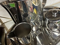 Lot 49 - vintage verzilverd koffie- en theeservies - afbeelding 2 van  3