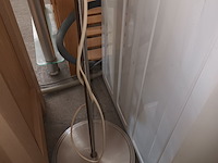 Lot 49 - vloerlamp - afbeelding 2 van  4