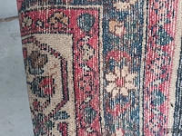 Lot 490 - handgeweven oosters tapijt - afbeelding 4 van  4