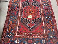 Lot 492 - handgeweven oosters tapijt