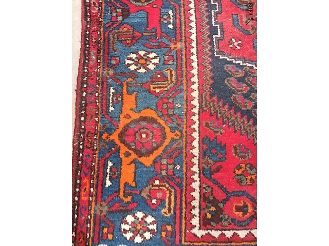 Lot 492 - handgeweven oosters tapijt - afbeelding 2 van  4