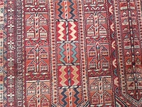 Lot 493 - handgeweven oosters tapijt - afbeelding 2 van  4