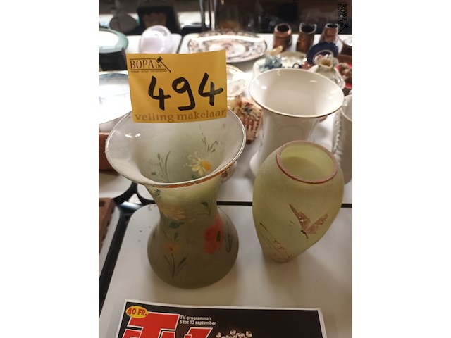 Lot 494 - glazen vazen. 2 stuks - afbeelding 3 van  3