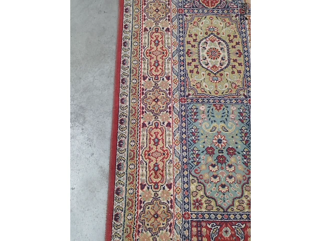 Lot 495 - handgeweven oosters tapijt - afbeelding 5 van  6