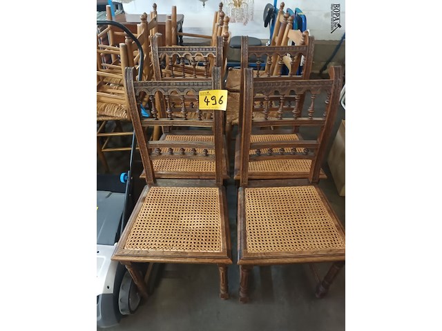 Lot 496 - antieke stoelen. 4 stuks - afbeelding 1 van  4