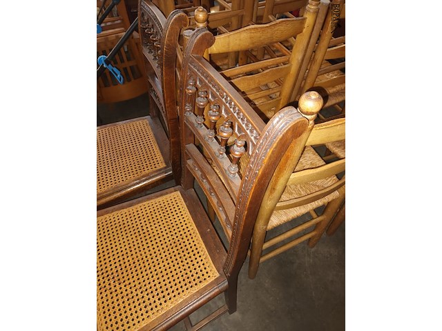 Lot 496 - antieke stoelen. 4 stuks - afbeelding 4 van  4