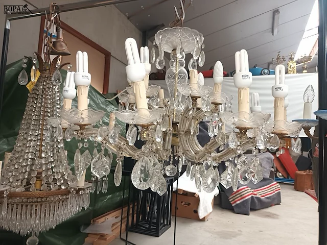 Lot 496 - kroonluchter met 18 lichtpunten - afbeelding 2 van  5