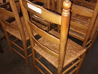 Lot 497 - houten stoelen met rieten zitting. 10 stuks - afbeelding 3 van  4