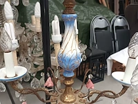 Lot 497 - kroonluchter met porselein - afbeelding 4 van  4