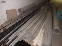 Lot 499 - diversen. inhoud platform - afbeelding 1 van  5