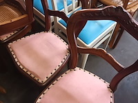 Lot 499 - stoelen met roze zitting. 4 stuks - afbeelding 1 van  4