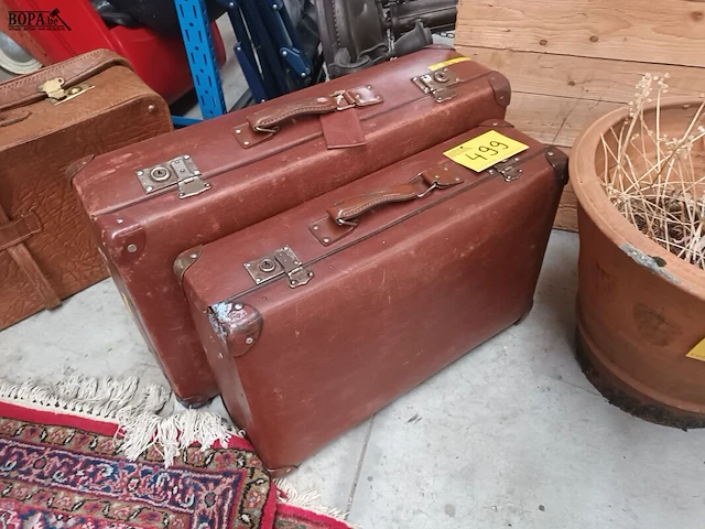 Lot 499 - vintage reiskoffers. 2 stuks - afbeelding 1 van  3