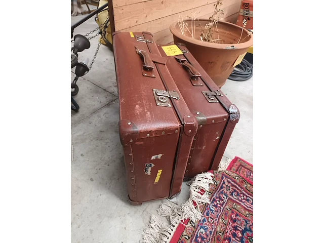 Lot 499 - vintage reiskoffers. 2 stuks - afbeelding 3 van  3