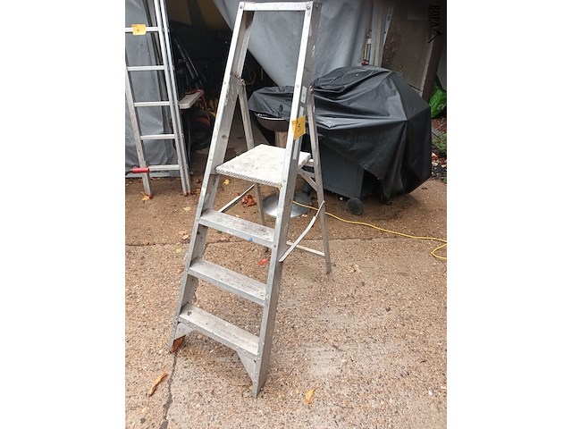 Lot 5 - aluminium trapladder - afbeelding 2 van  2