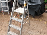 Lot 5 - aluminium trapladder - afbeelding 2 van  2
