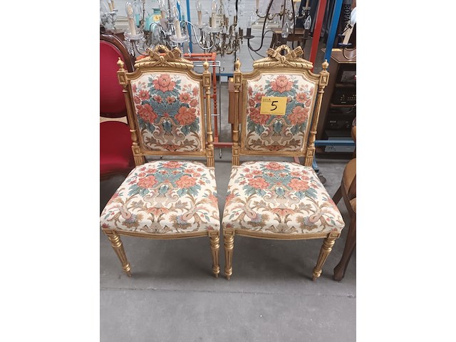 Lot 5 - antieke vergulde stoelen. 2 stuks - afbeelding 1 van  5