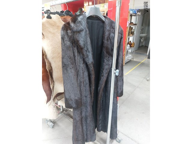 Lot 5 - bontjas fournier - afbeelding 2 van  3