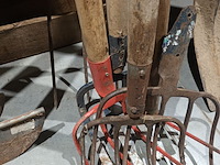 Lot 5 - borstel en hooivorken. 6 stuks - afbeelding 4 van  4