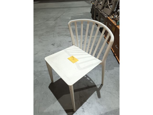 Lot 5 - brede stoel - afbeelding 3 van  3