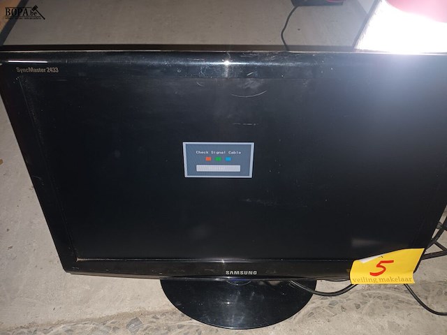 Lot 5 - computerscherm samsung - afbeelding 3 van  4