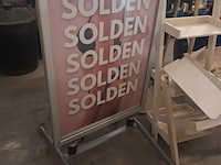 Lot 5 - dubbelzijdig stoepbord