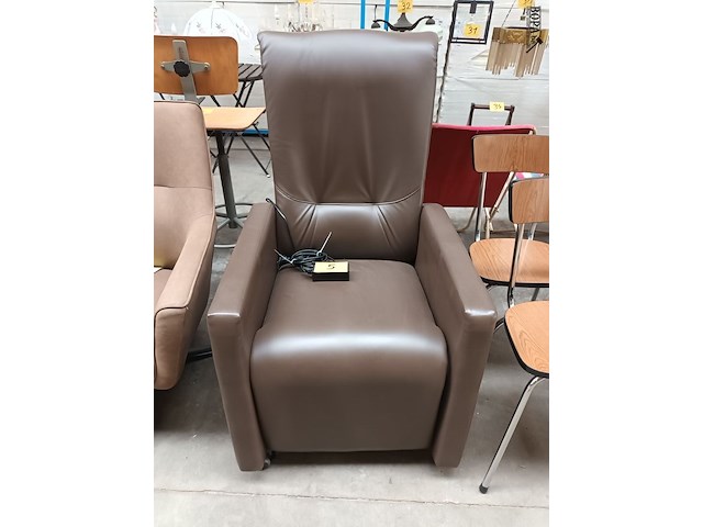 Lot 5 - elektrische relax zetel - afbeelding 1 van  3