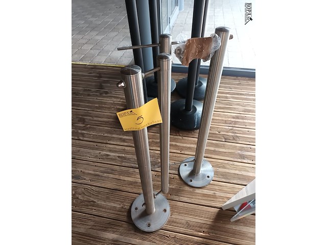 Lot 5 - gevelbanierhouder. 2 stuks - afbeelding 1 van  2