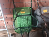 Lot 5 - groene pvc kruiwagen