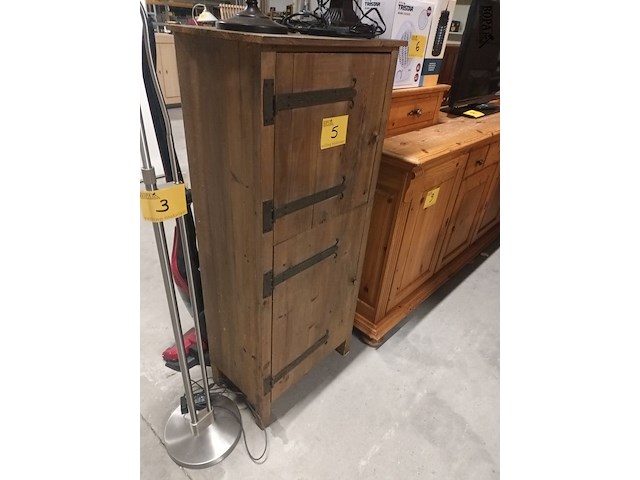 Lot 5 - houten smal kastje - afbeelding 2 van  3