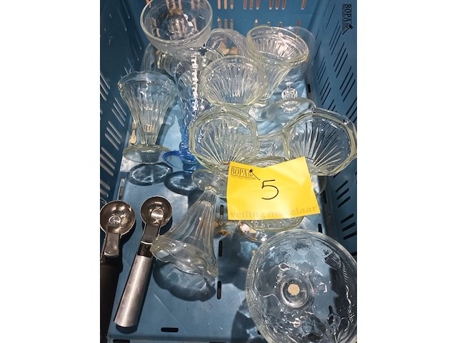 Lot 5 - ijscoupes - afbeelding 2 van  3