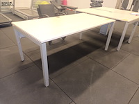 Lot 5 - in hoogte verstelbare tafel - afbeelding 2 van  2