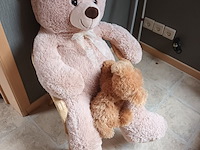 Lot 5 - kinderstoel en knuffelberen