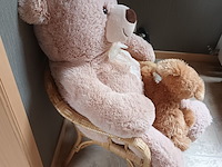 Lot 5 - kinderstoel en knuffelberen - afbeelding 2 van  3
