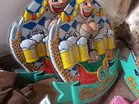 Lot 5 - lot oktober fest decoratie - afbeelding 2 van  6