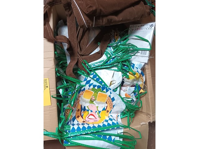 Lot 5 - lot oktober fest decoratie - afbeelding 4 van  6