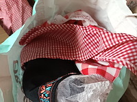 Lot 5 - lot oktober fest decoratie - afbeelding 6 van  6