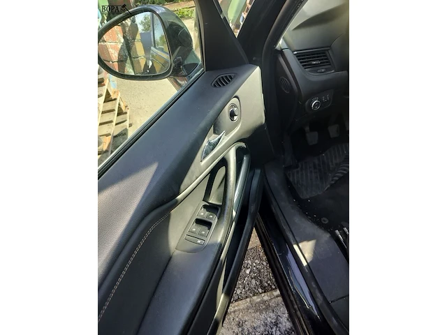 Lot 5 - opel zafira (2017-chass.w0lpe9e80h1084585) - afbeelding 7 van  28