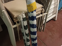 Lot 5 - parasol. 2 stuks