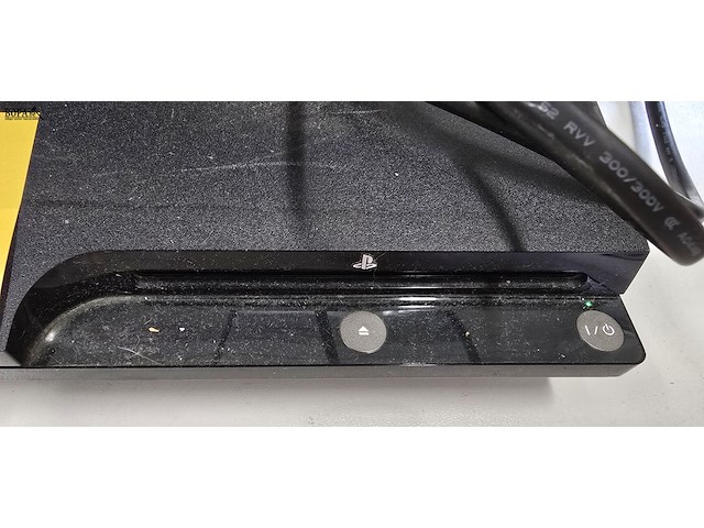 Lot 5 - playstation 3 console + 2 controllers + 6 spellen - afbeelding 2 van  8