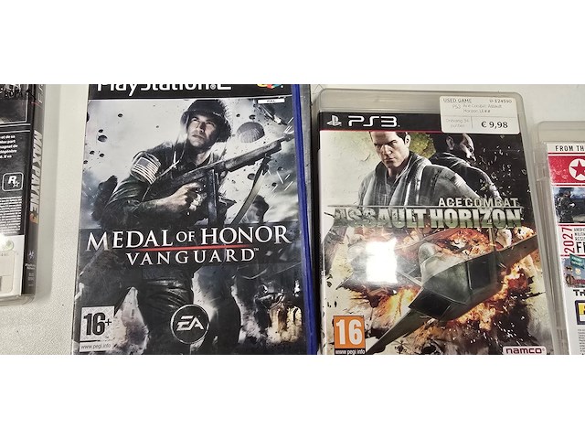 Lot 5 - playstation 3 console + 2 controllers + 6 spellen - afbeelding 7 van  8