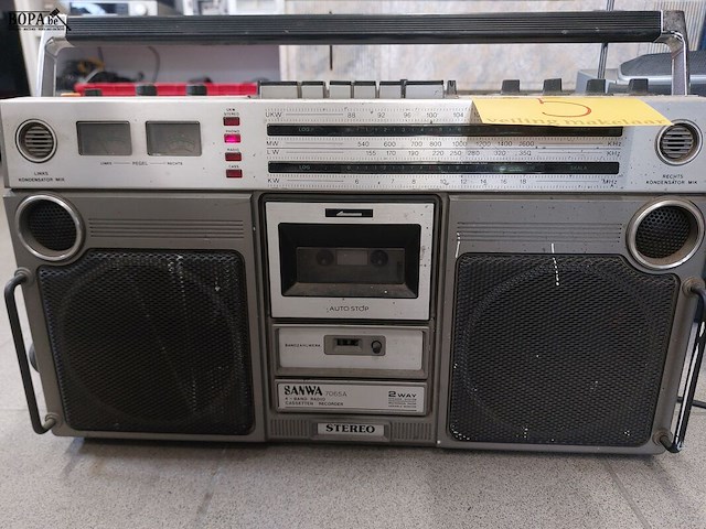 Lot 5 - radio sanwa 7065a - afbeelding 1 van  4